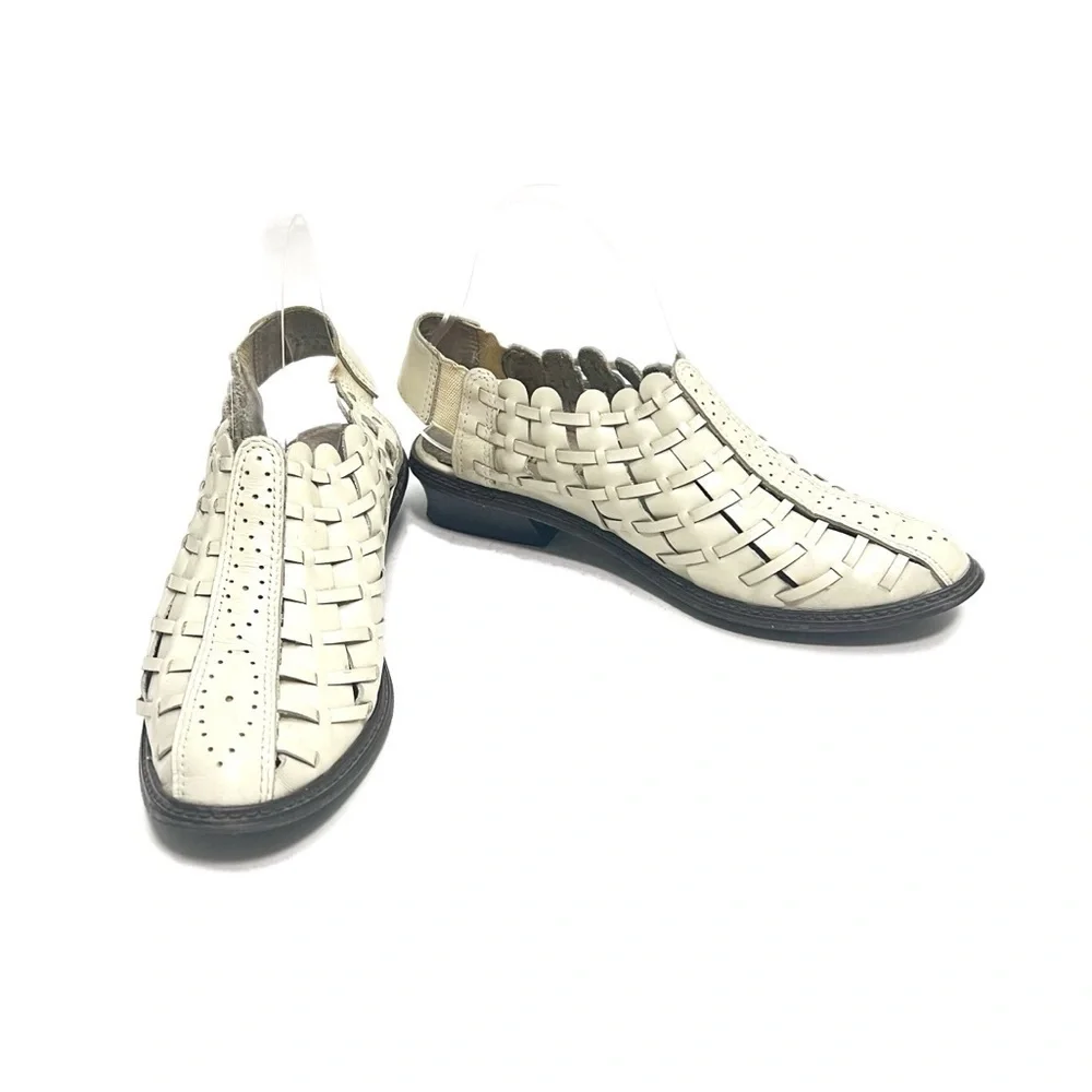 Vintage 1980s white leather woven heeled slingback sandals